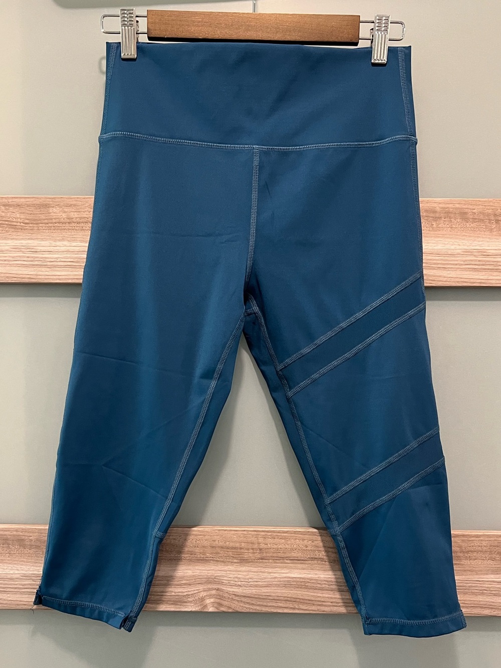 ZYIA | Corsair Brilliant Mesh High Rise Capri Leggings